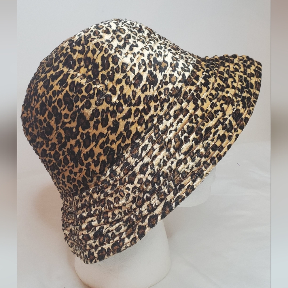 DAVID&YOUNG- women bucket hat- animal print -velvet/velour - Picture 4 of 9